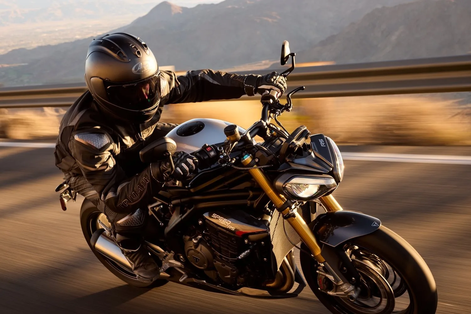 Triumph Speed Triple 1200 RS - Leistung, Performance, Handling und Technologie