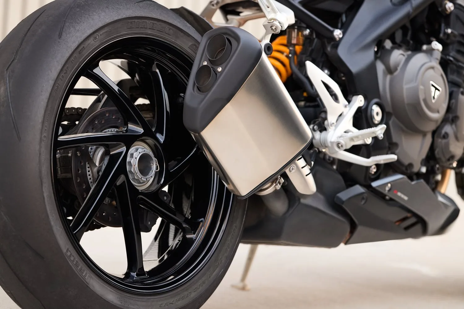 Triumph Speed Triple 1200 RS - Leistung, Performance, Handling und Technologie
