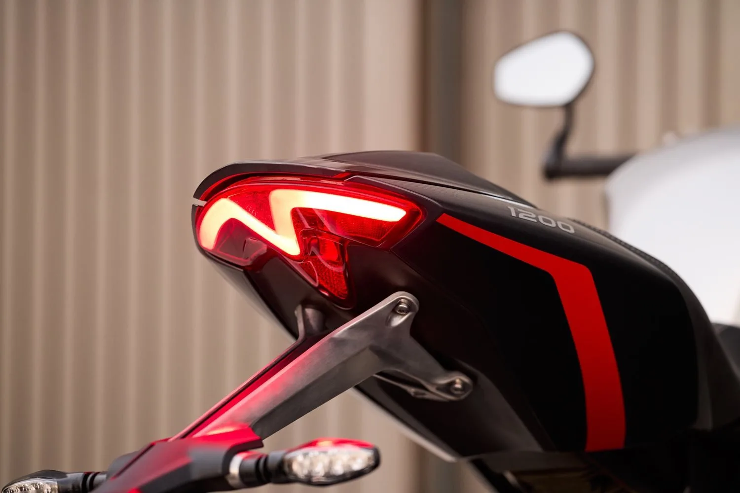 Triumph Speed Triple 1200 RS - Leistung, Performance, Handling und Technologie