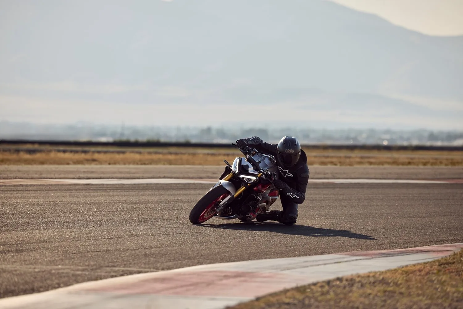 Triumph Street Triple 765 RX - ultimativer Streetfighter