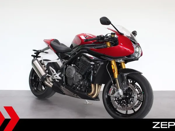 Triumph Speed Triple 1200 RR