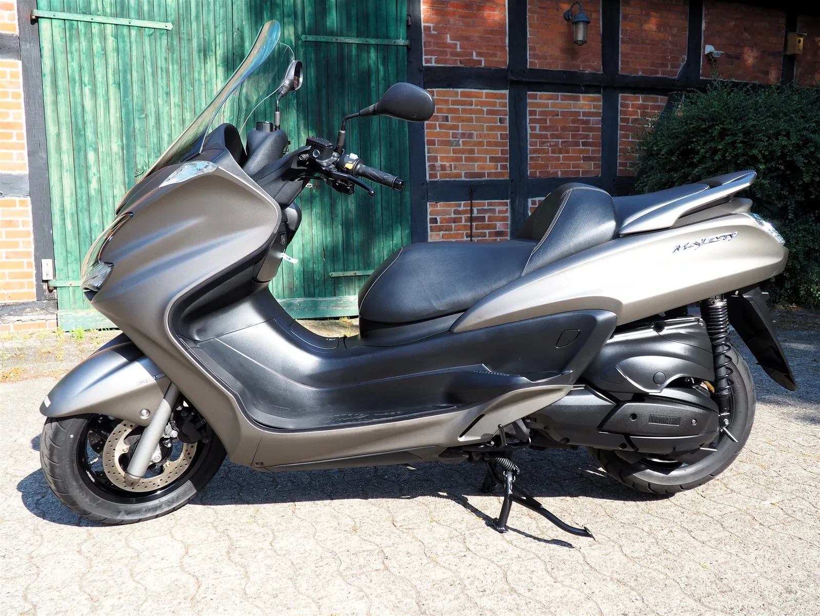 Yamaha Majesty 400 ABS Akrapovic Auspuff I Service + HU/ AU neu