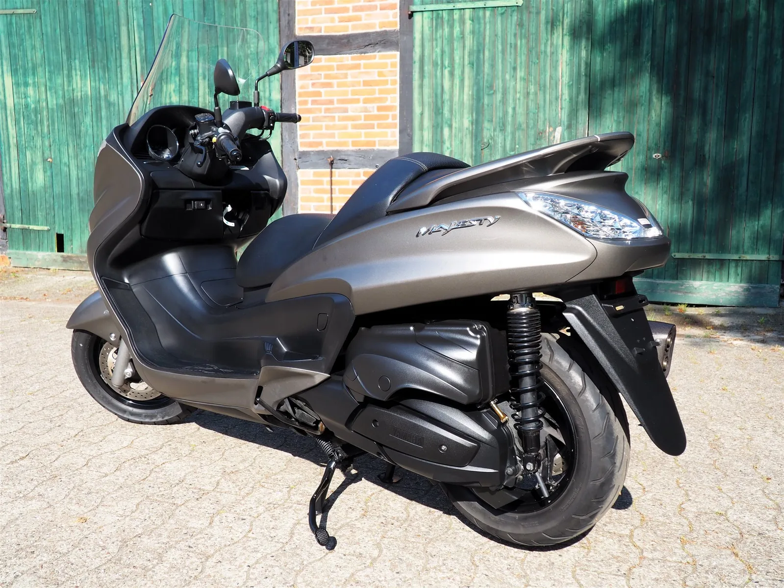Yamaha Majesty 400 ABS Akrapovic Auspuff I Service + HU/ AU neu