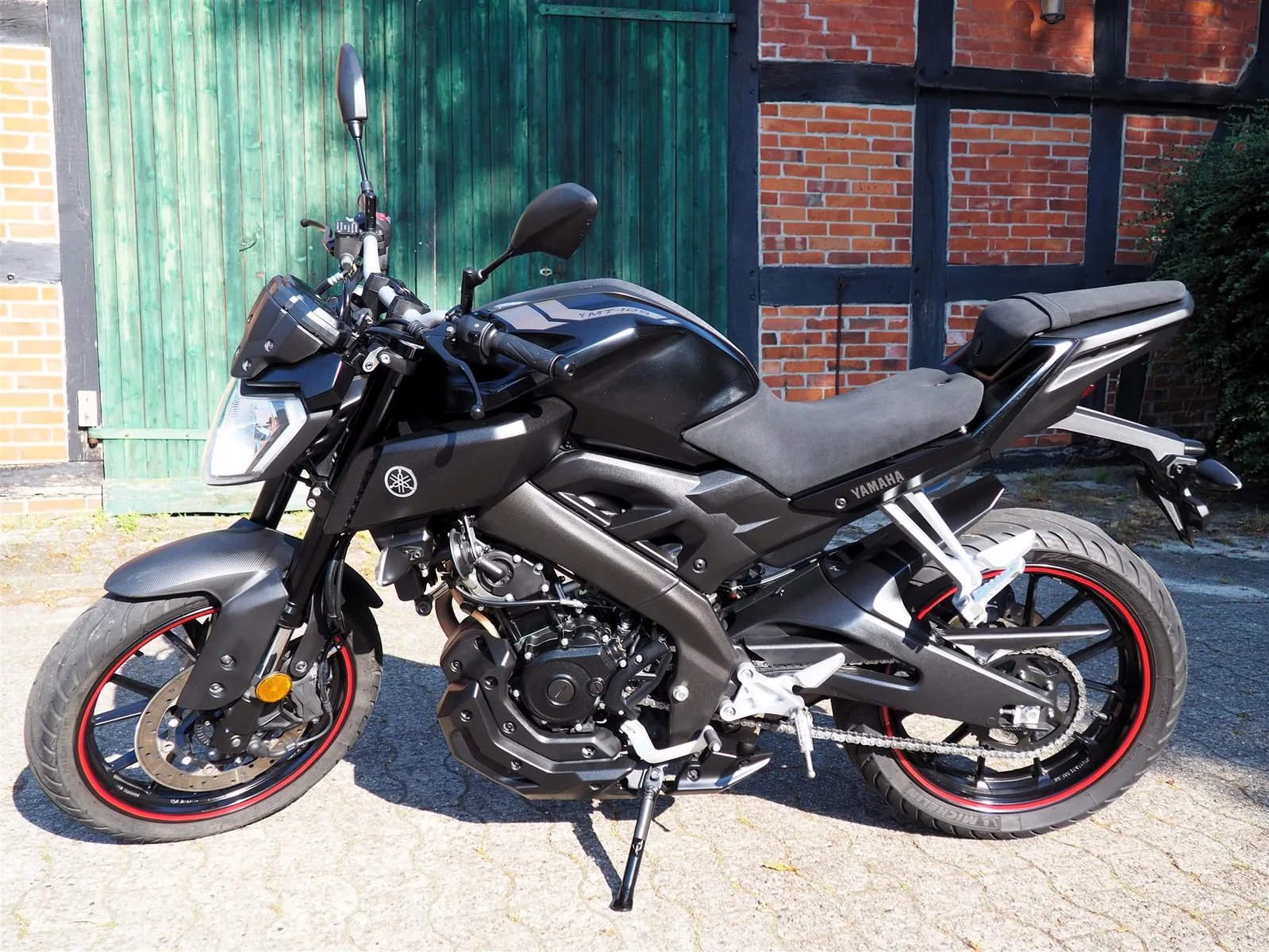 Yamaha MT-125 1.Hand I Reifen + Service + HU/AU neu