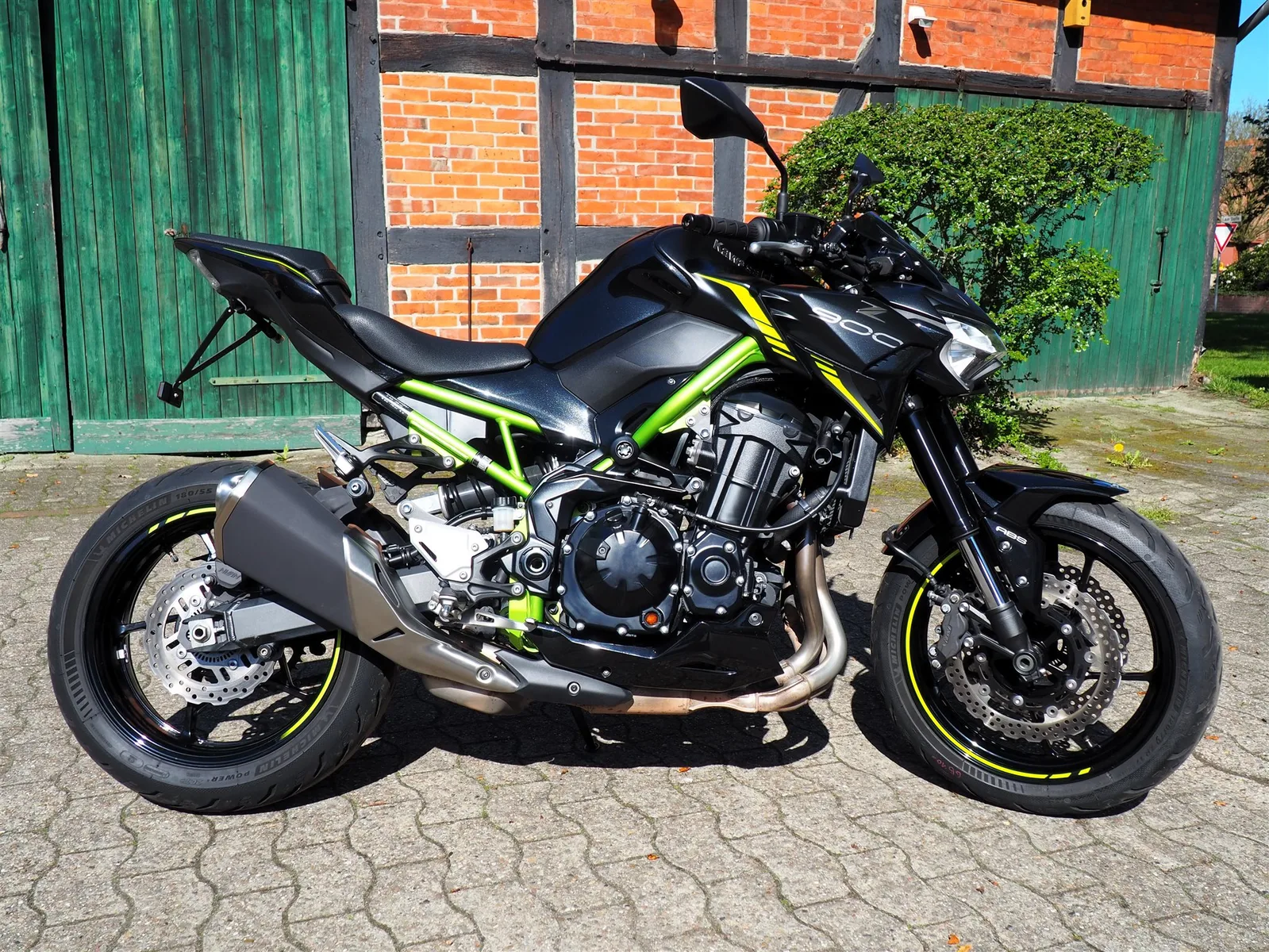 Kawasaki Z900 1. Hand I Scheckheftgepflegt bei Kawasaki I Top Zustand