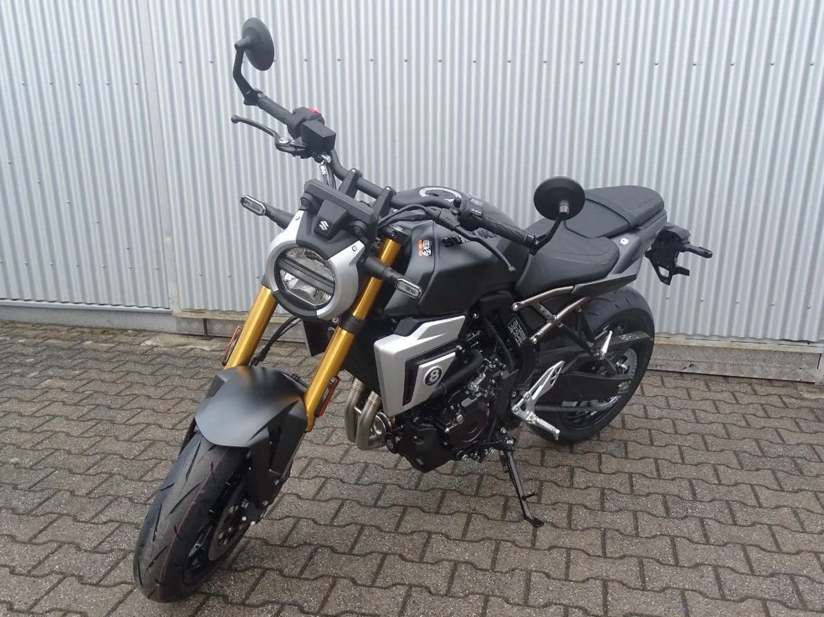 Suzuki GSX-8T