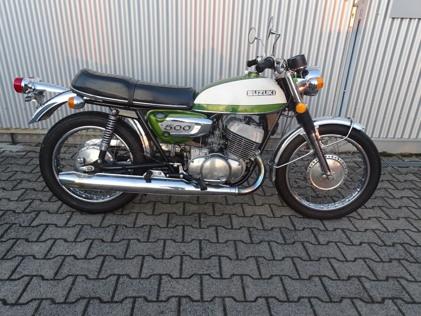 Suzuki T 500