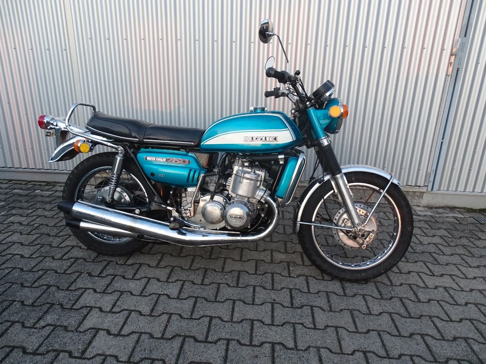 Suzuki GT 750