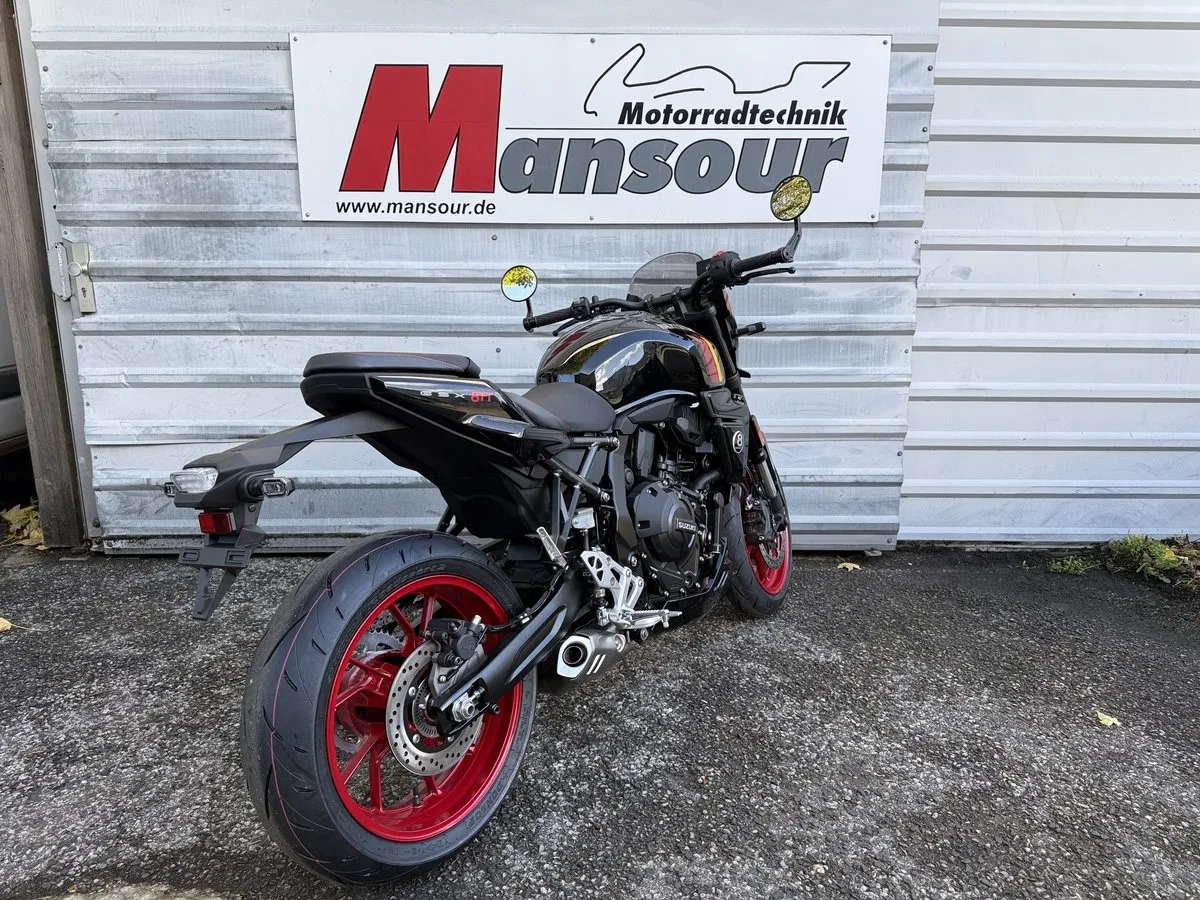 Suzuki GSX-8TT