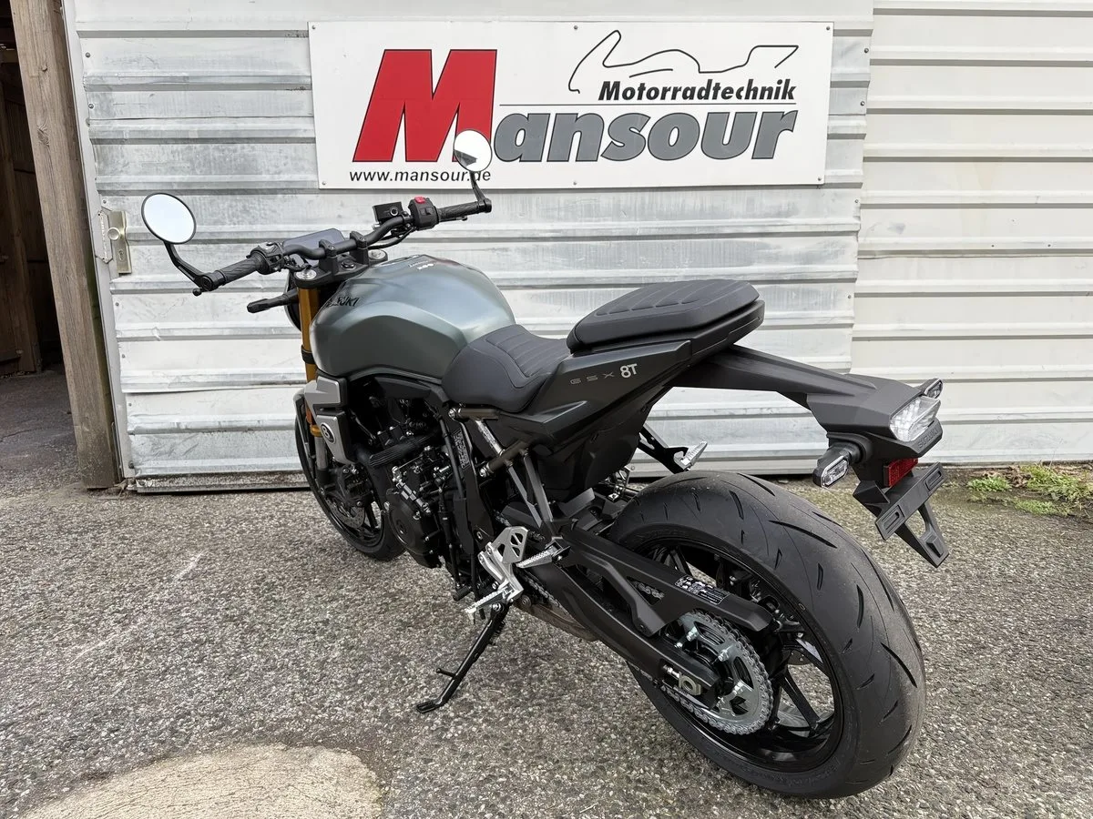 Suzuki GSX-8T