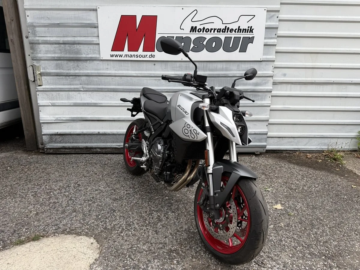 Suzuki GSX-8S