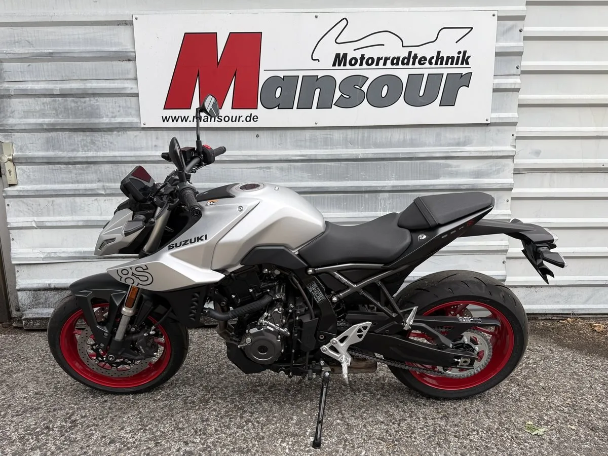 Suzuki GSX-8S