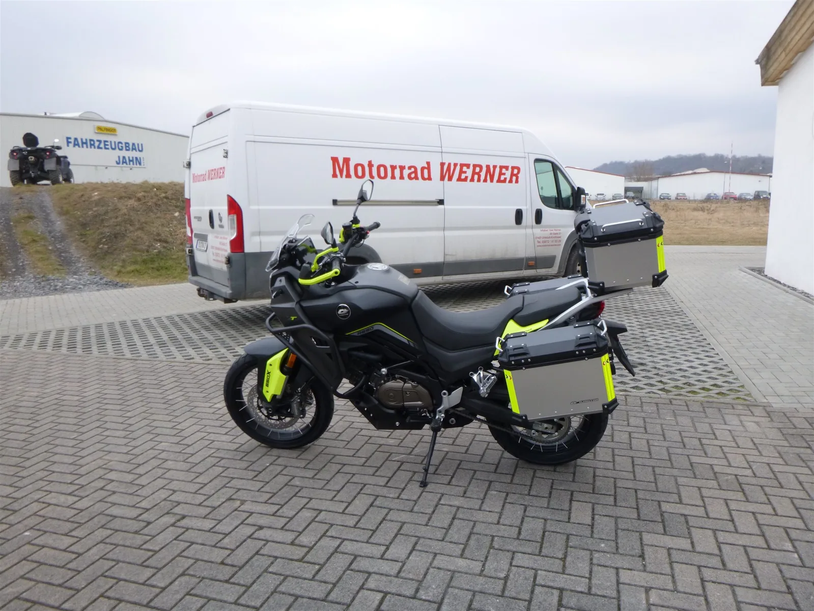 QJ Motor SVT 650 X 3 Aluminium Koffer