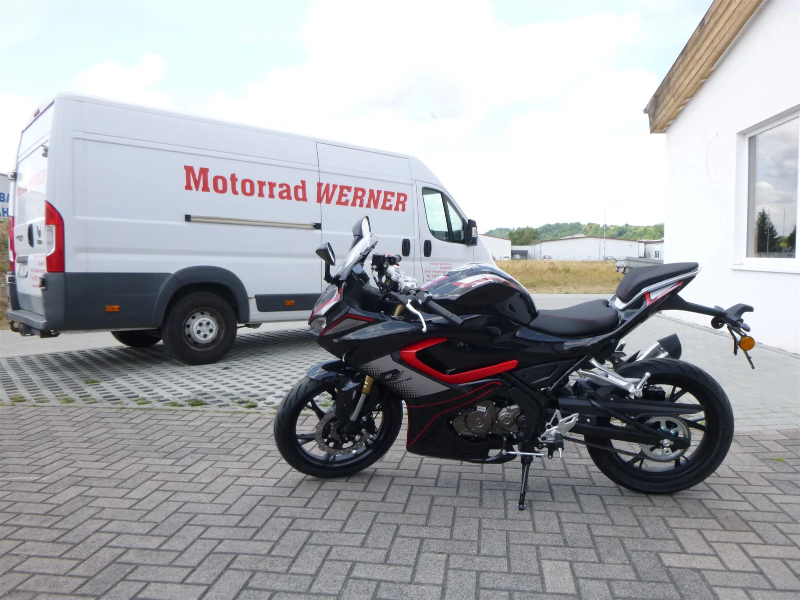 QJ Motor SRK 125 R