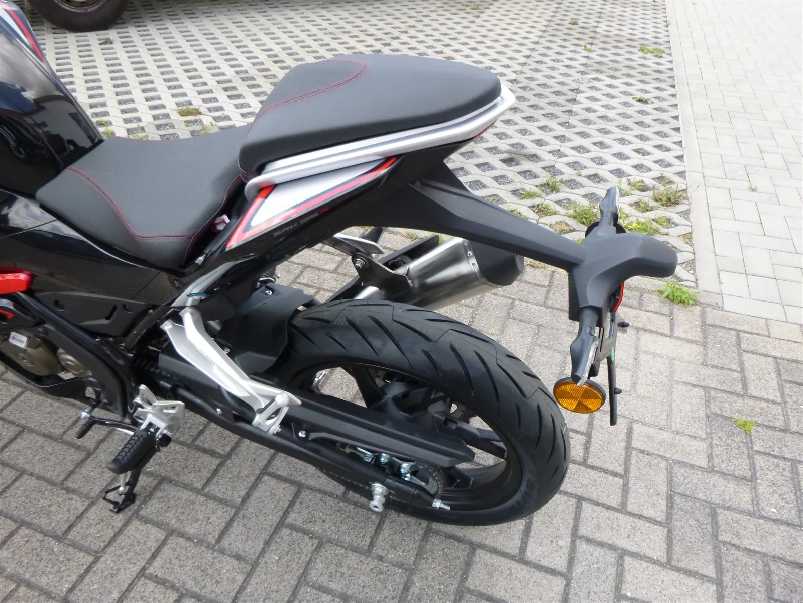 QJ Motor SRK 125 R
