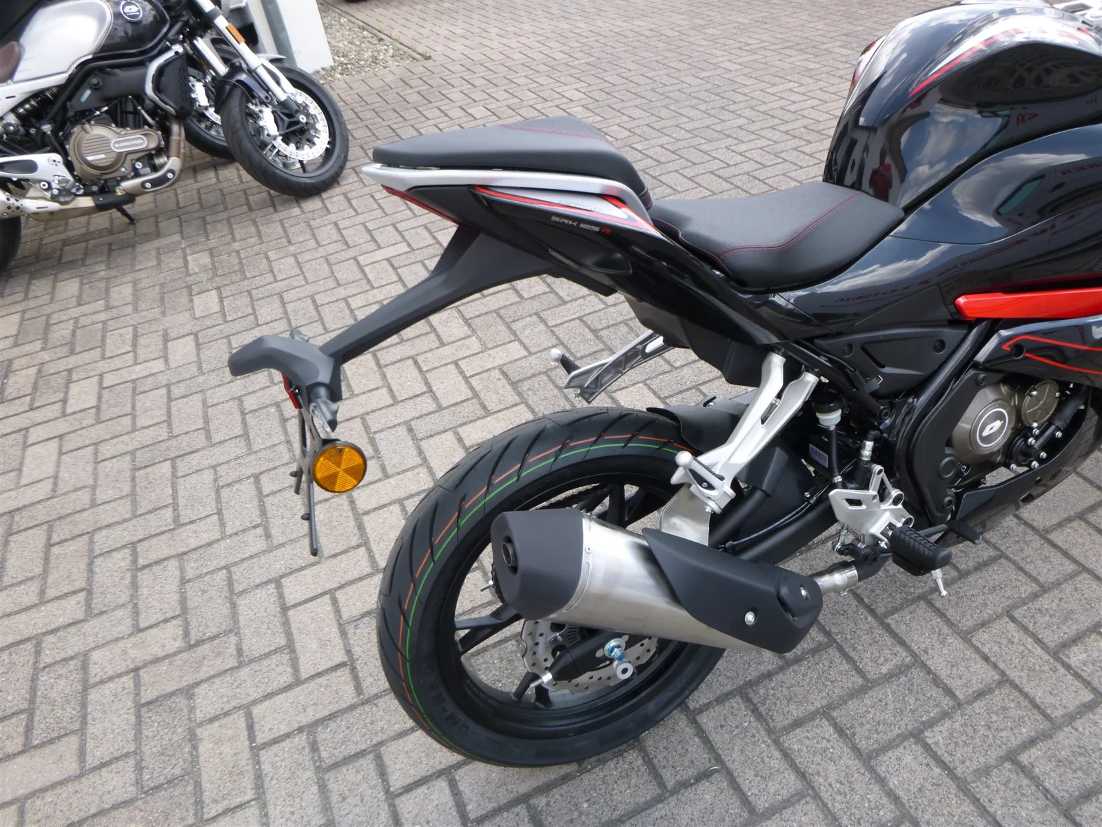 QJ Motor SRK 125 R