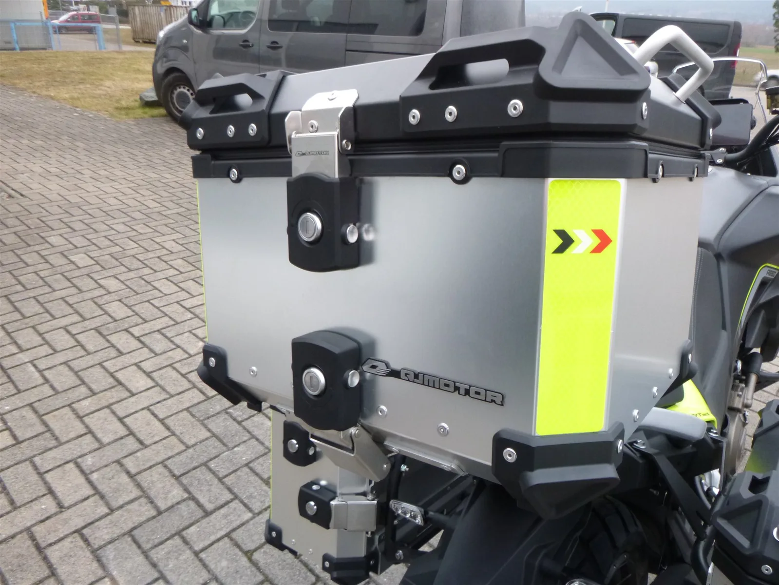 QJ Motor SVT 650 X 3 Aluminium Koffer