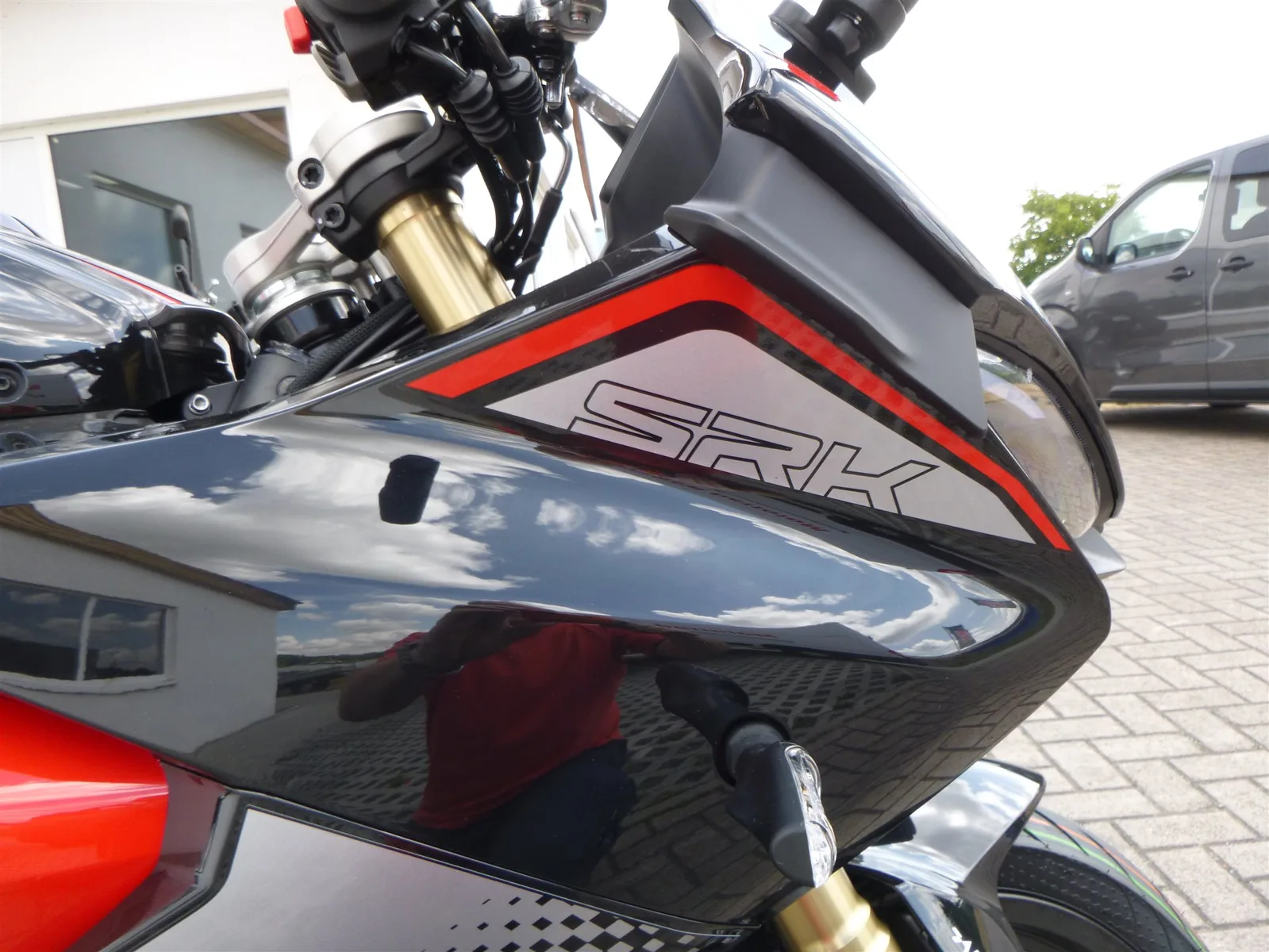 QJ Motor SRK 125 R
