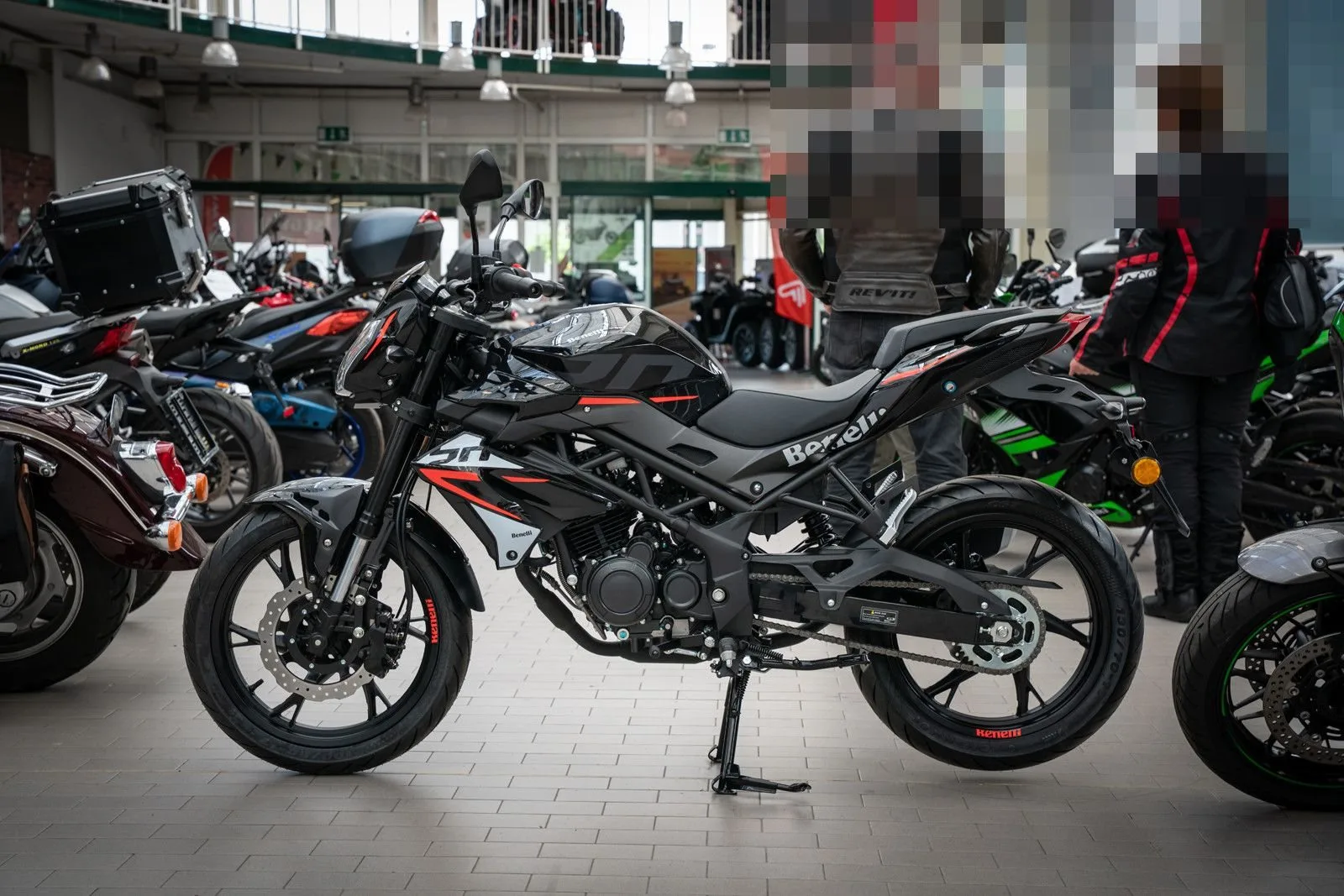 Benelli BN 125