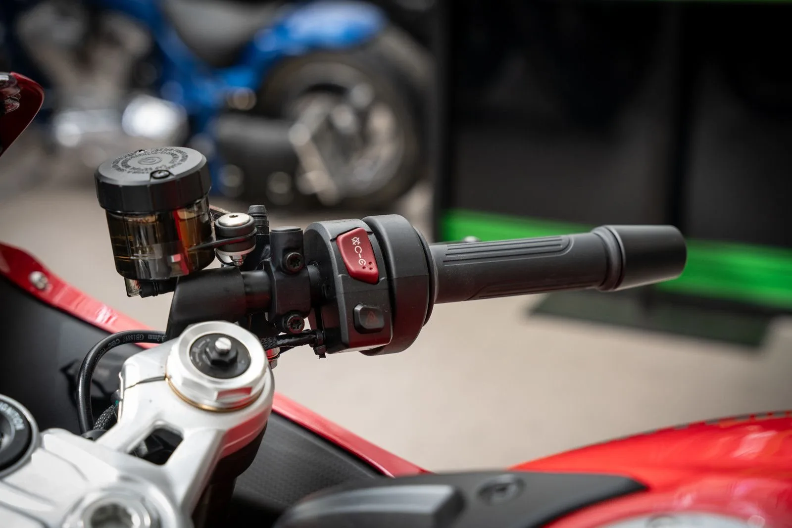 QJ Motor SRK 800 RR