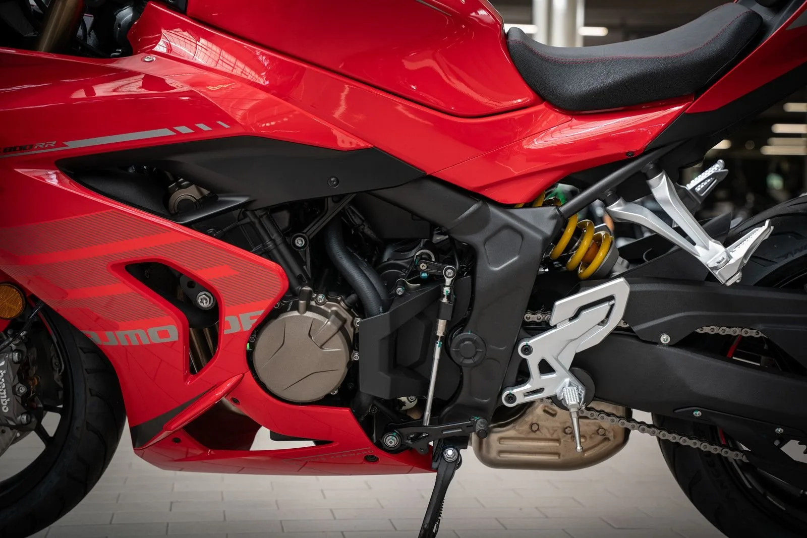 QJ Motor SRK 800 RR