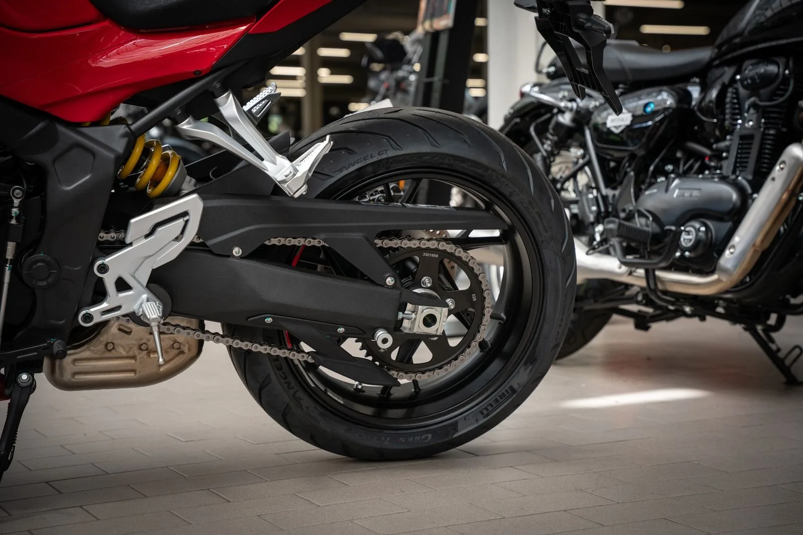 QJ Motor SRK 800 RR
