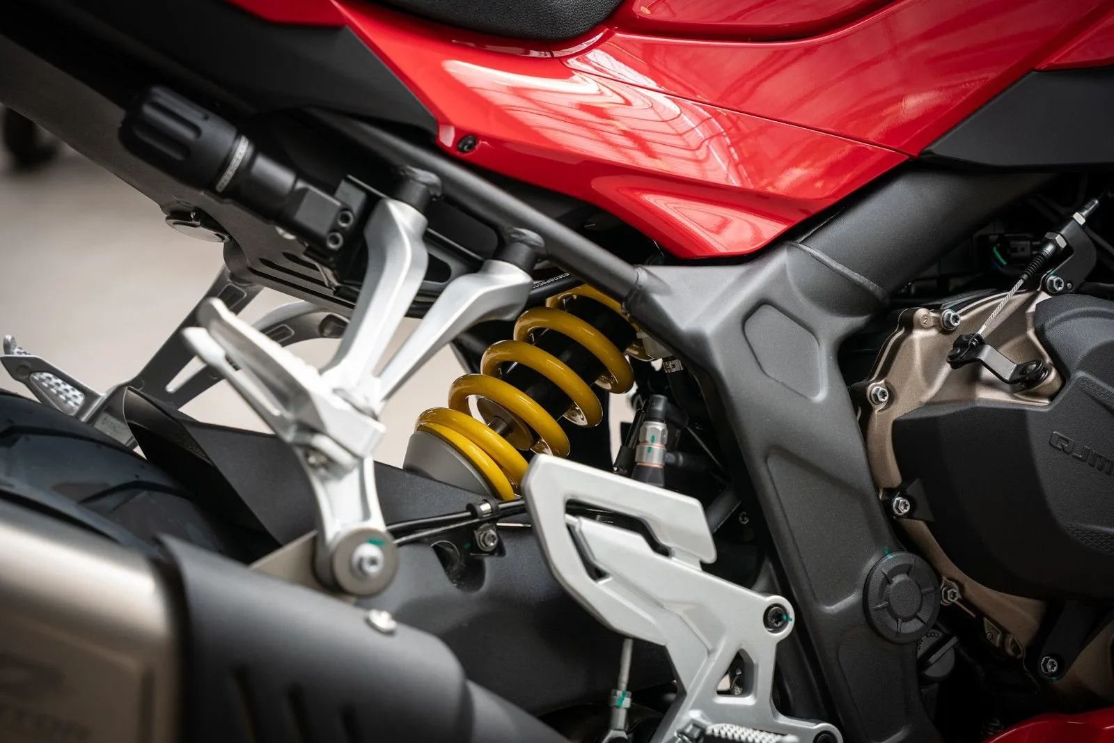 QJ Motor SRK 800 RR