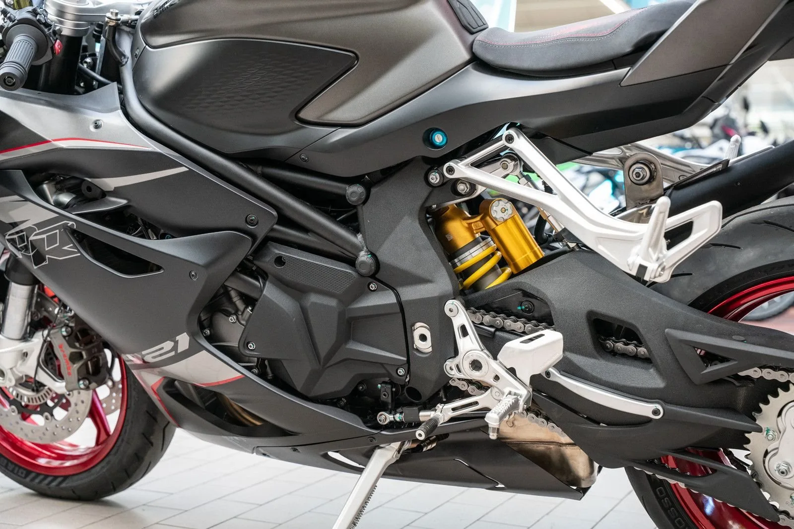 QJ Motor SRK 921 RR