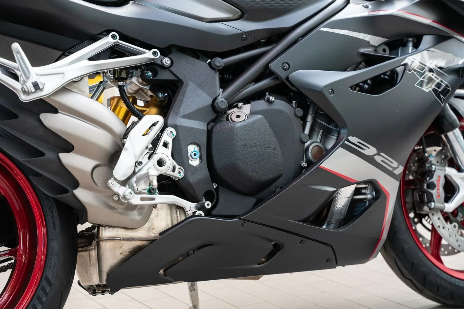 QJ Motor SRK 921 RR