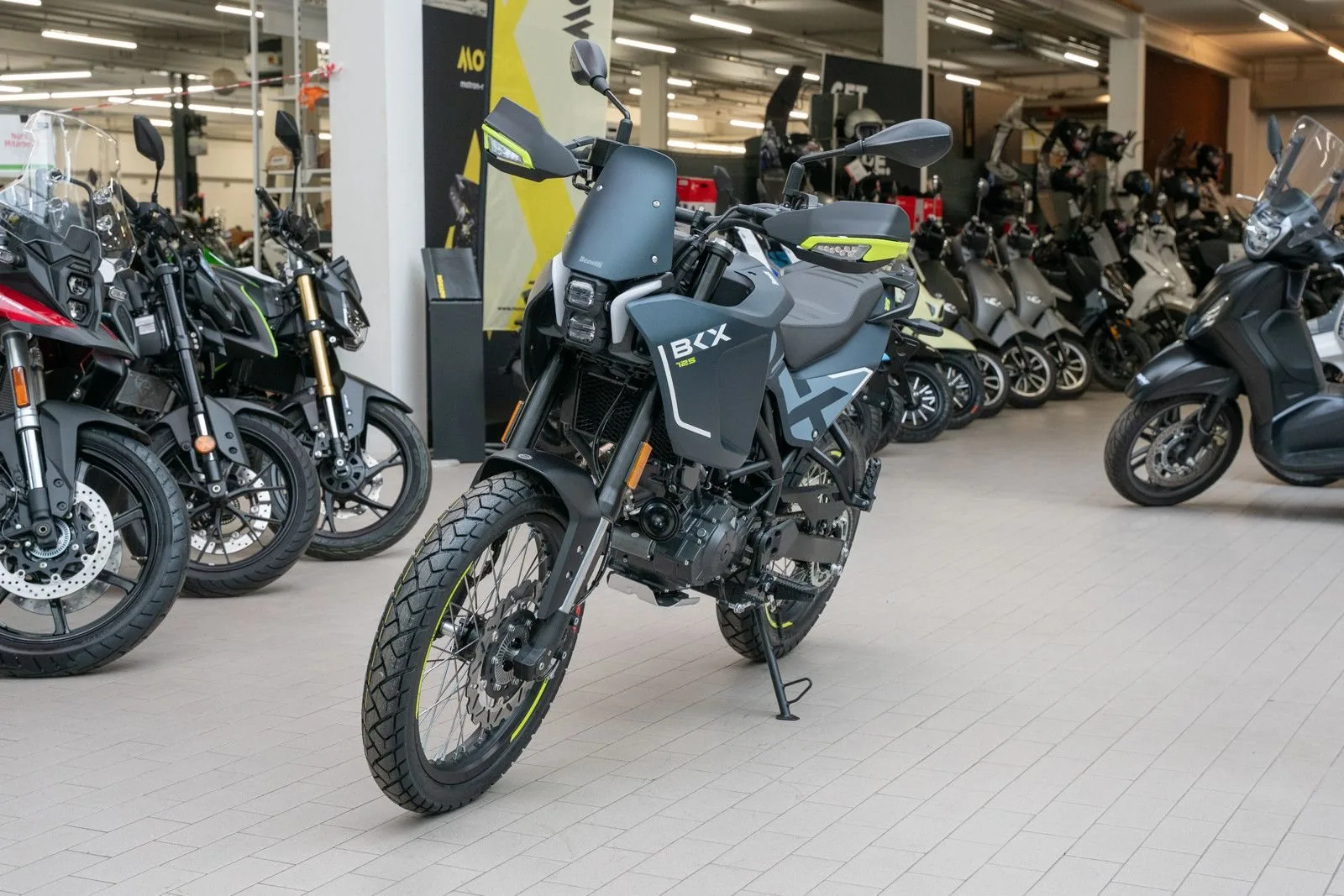 Benelli BKX 125