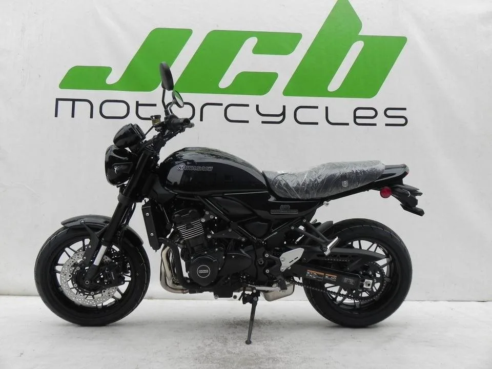 Kawasaki Z900 RS Black Ball Edition