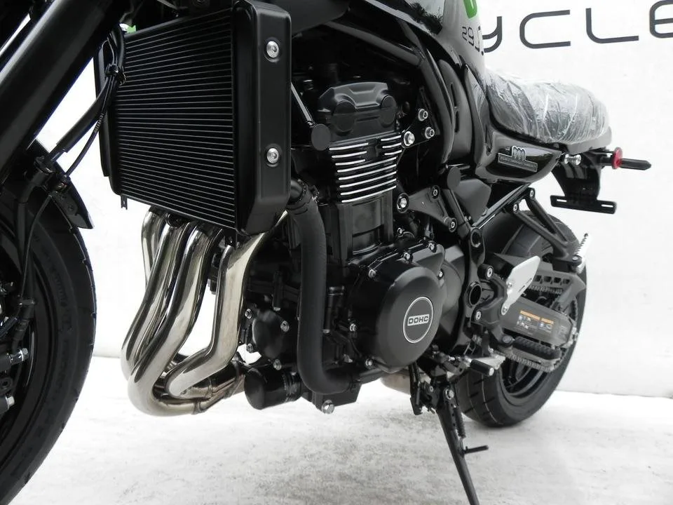 Kawasaki Z900 RS Black Ball Edition