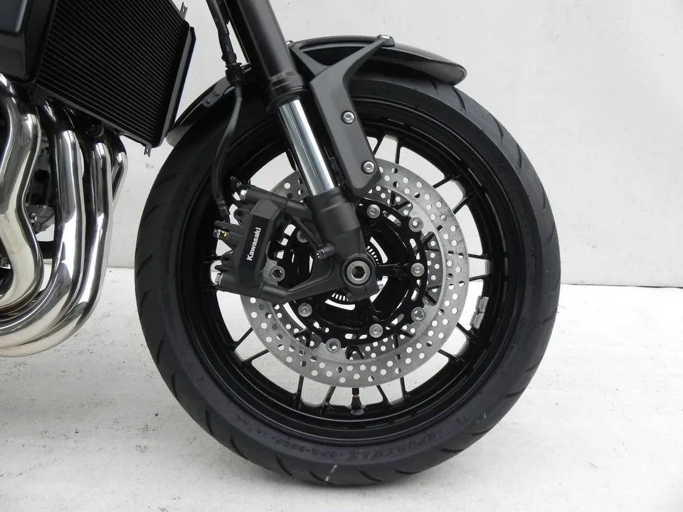 Kawasaki Z900 RS Black Ball Edition