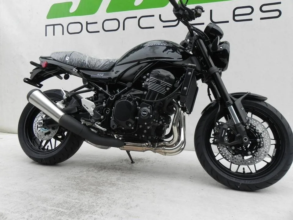 Kawasaki Z900 RS Black Ball Edition