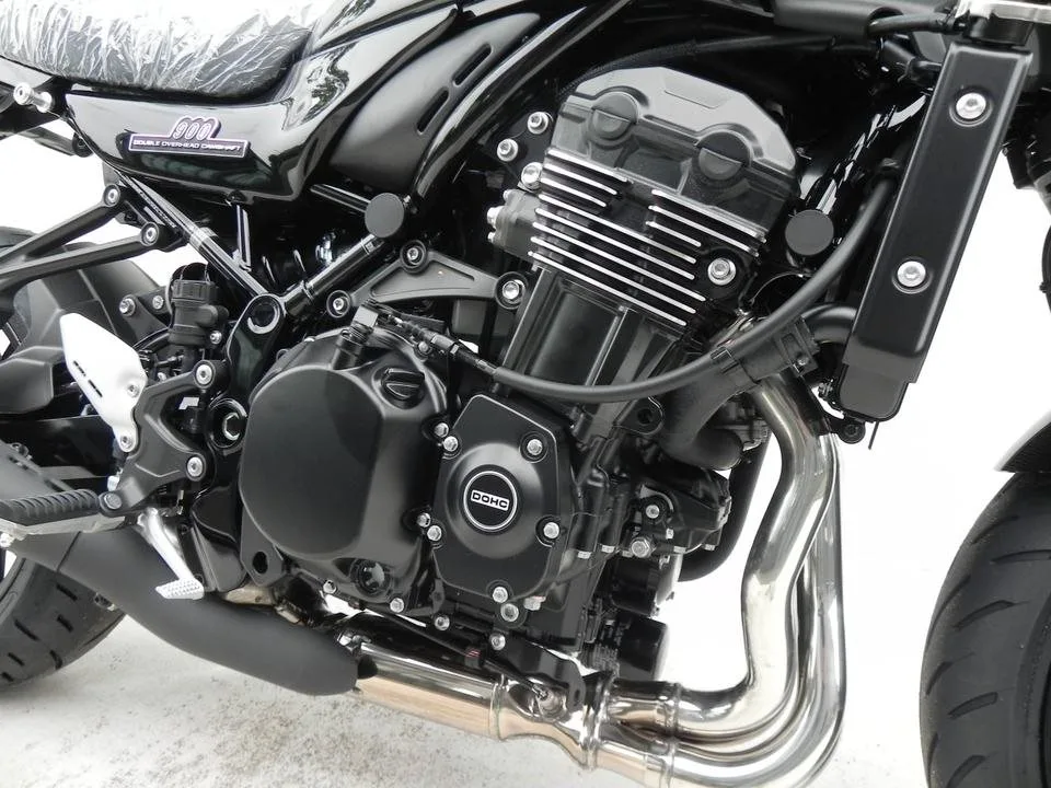 Kawasaki Z900 RS Black Ball Edition