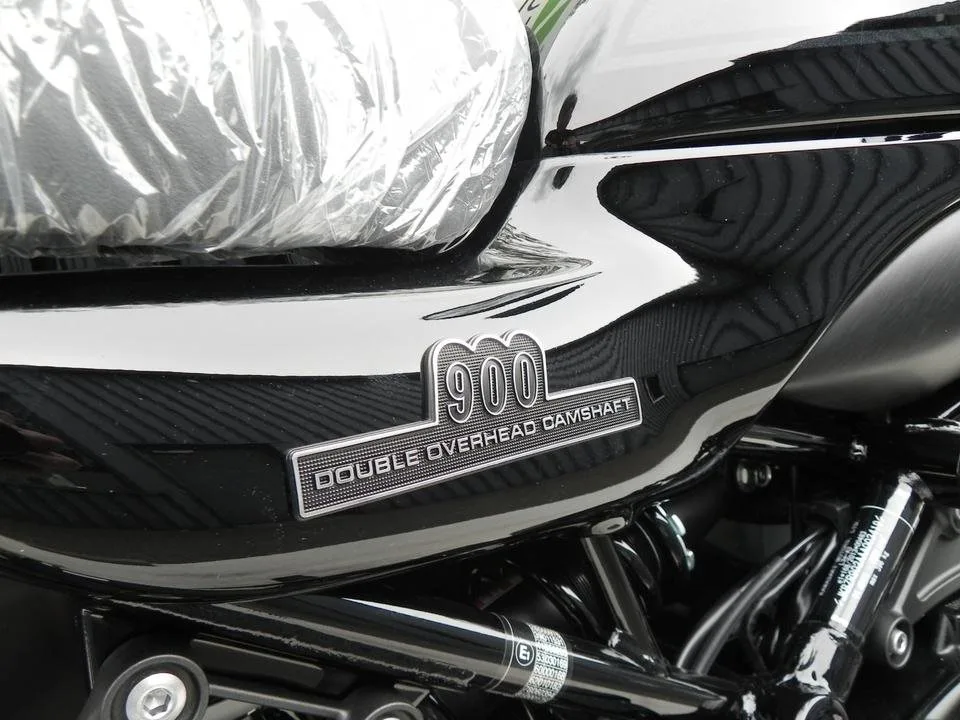 Kawasaki Z900 RS Black Ball Edition