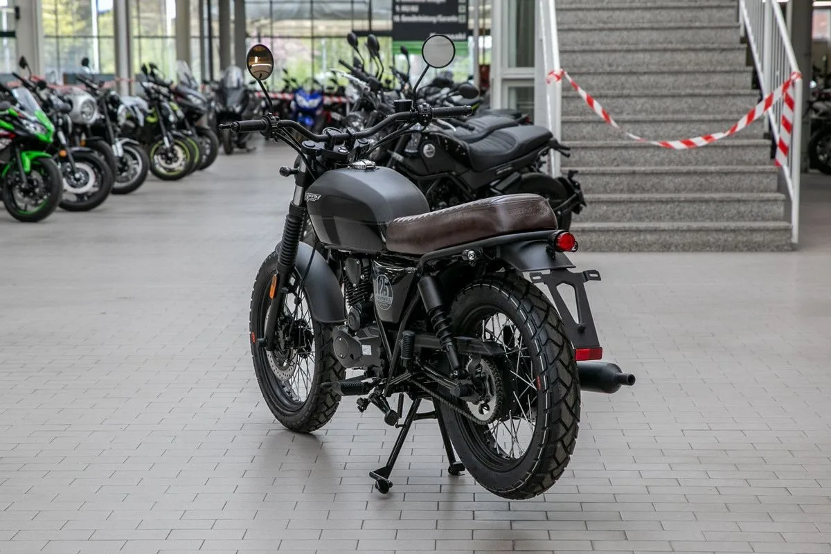 Brixton Cromwell 125
