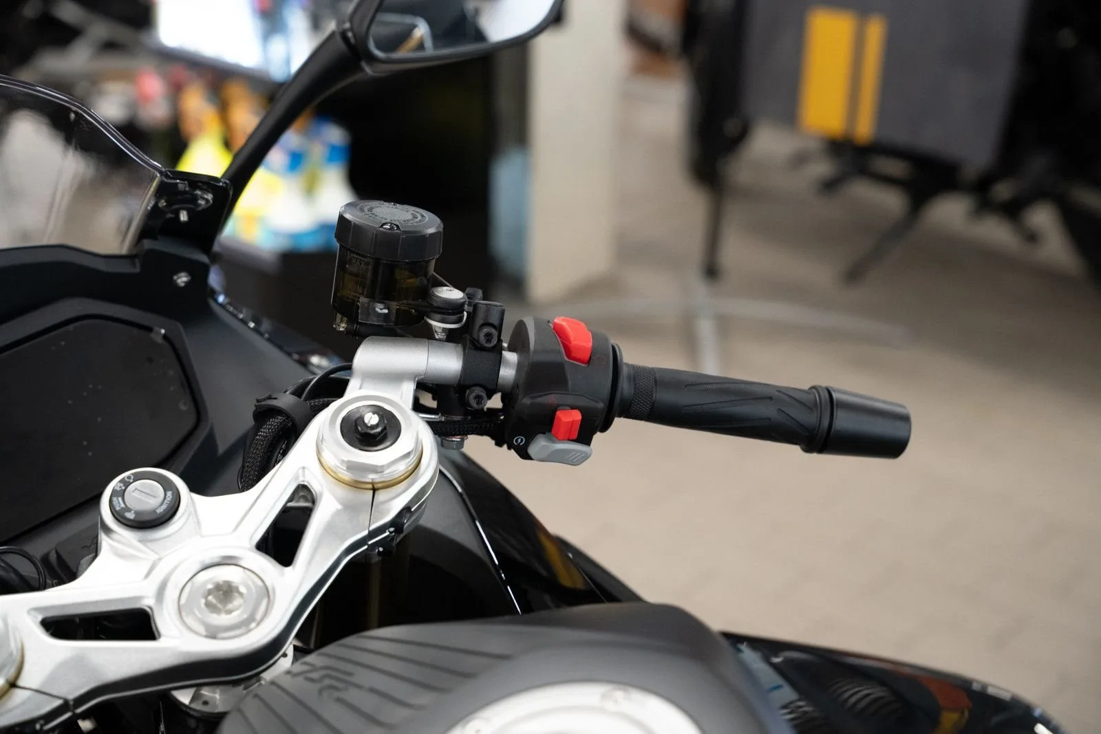 QJ Motor SRK 600 RS