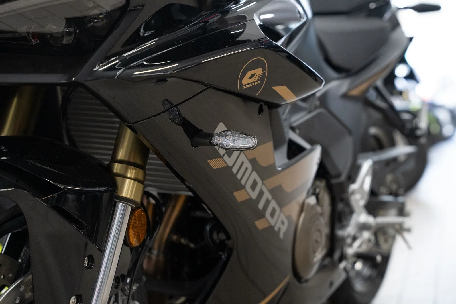 QJ Motor SRK 600 RS