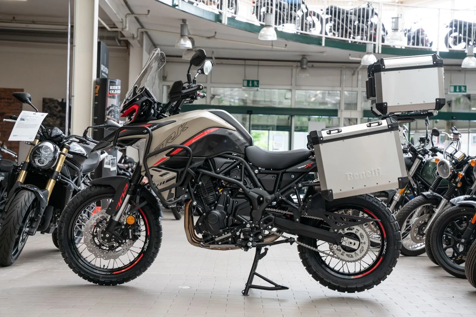 Benelli TRK 702 X