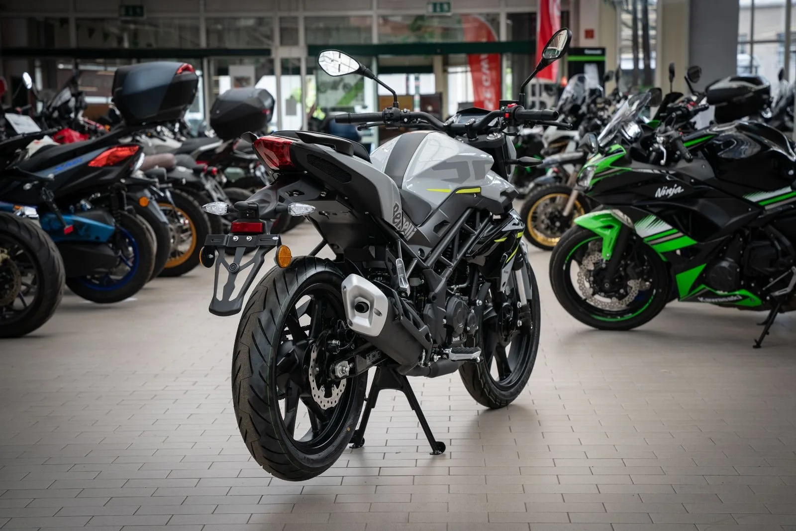 Benelli BN 125