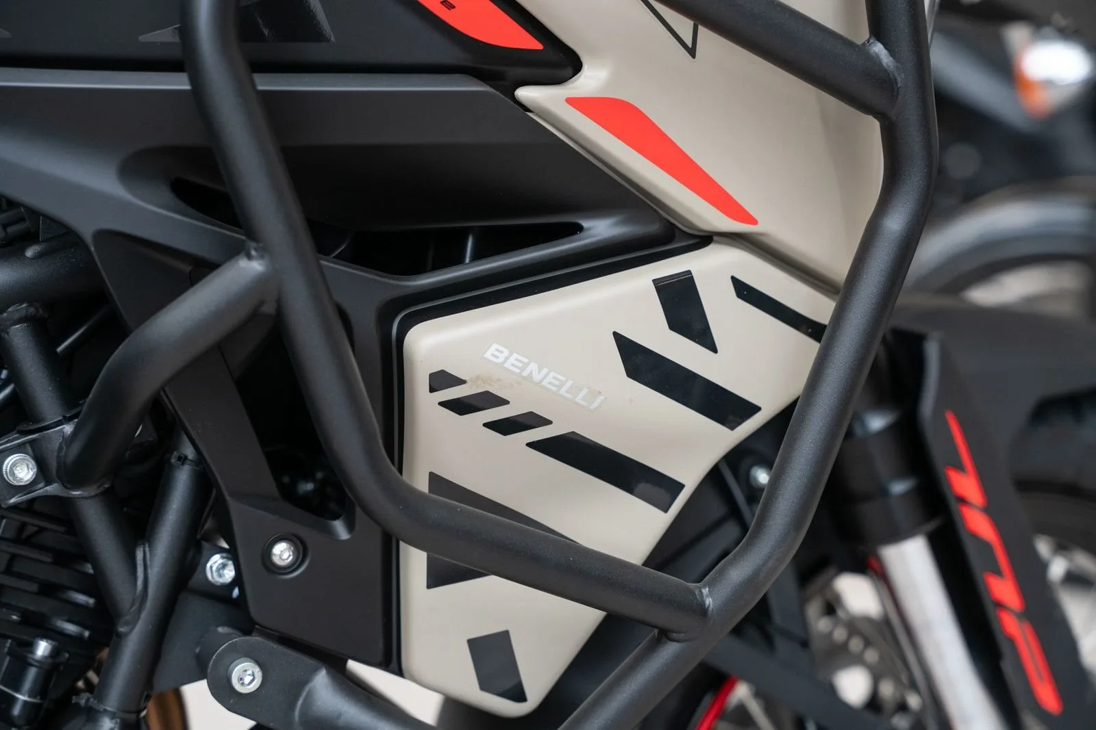 Benelli TRK 702 X