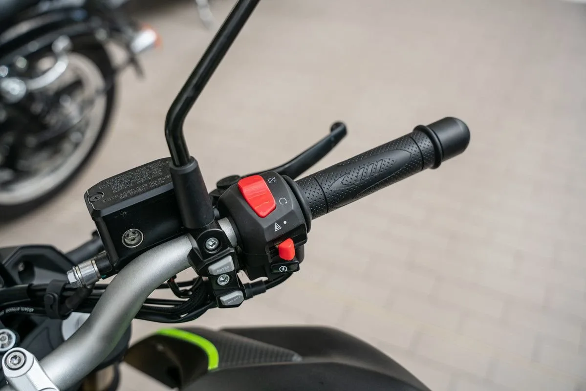 QJ Motor SRK 125 S