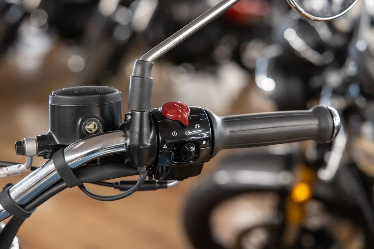 Royal Enfield Meteor 350 Aurora