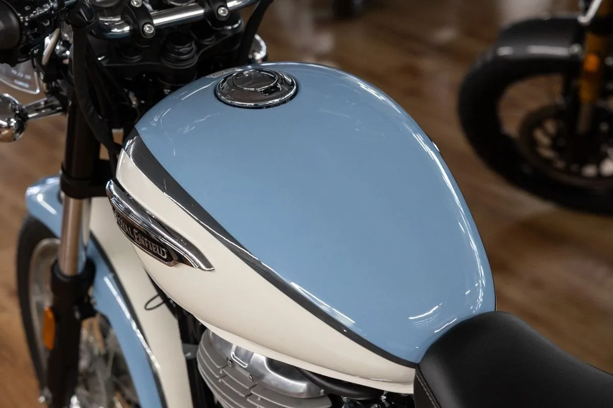 Royal Enfield Meteor 350 Aurora