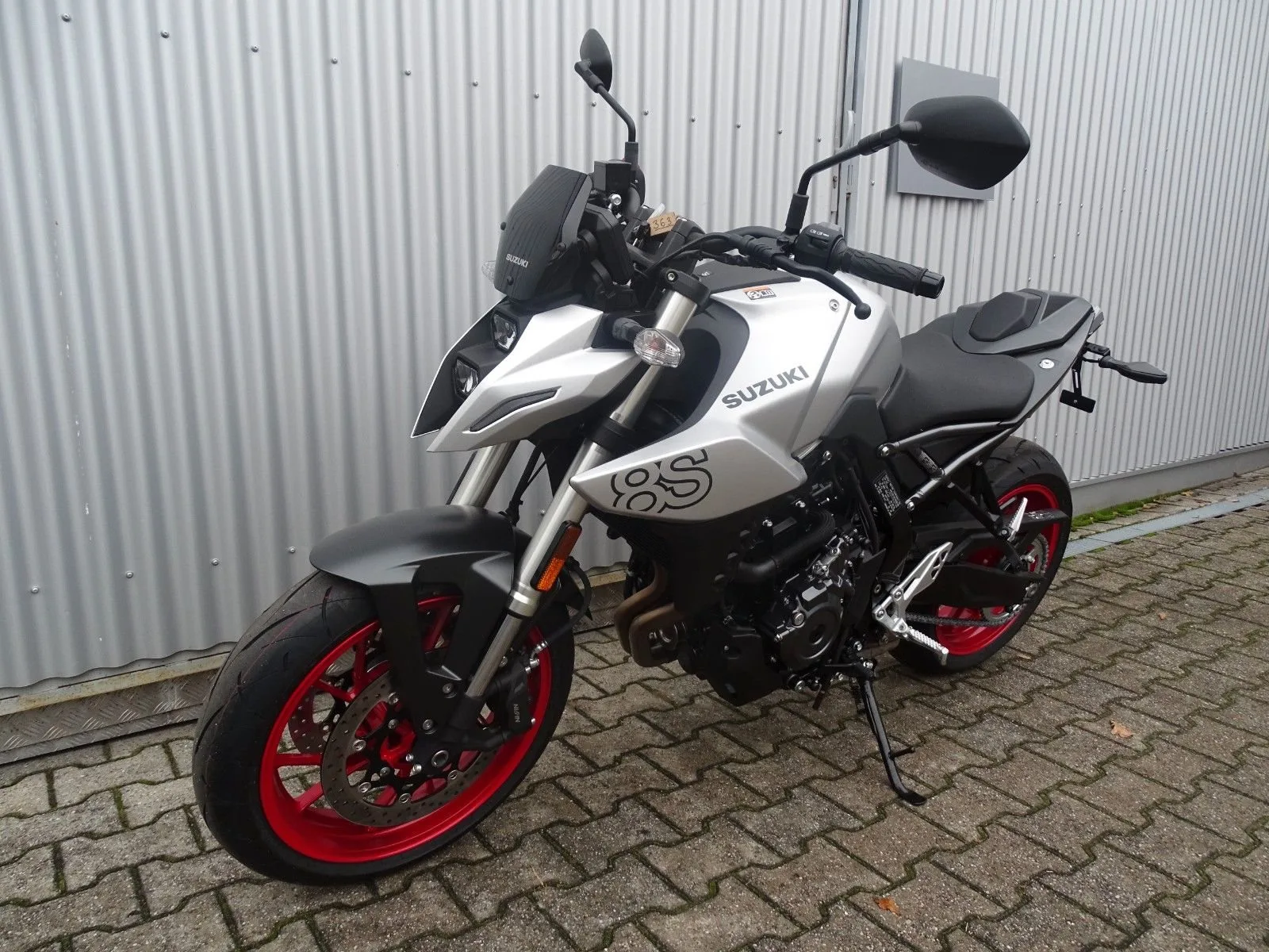 Suzuki GSX-8S