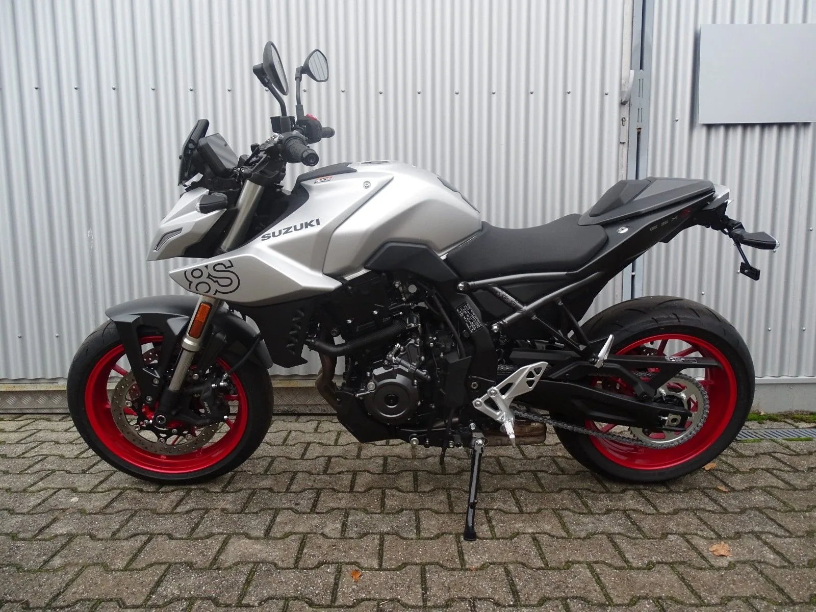 Suzuki GSX-8S