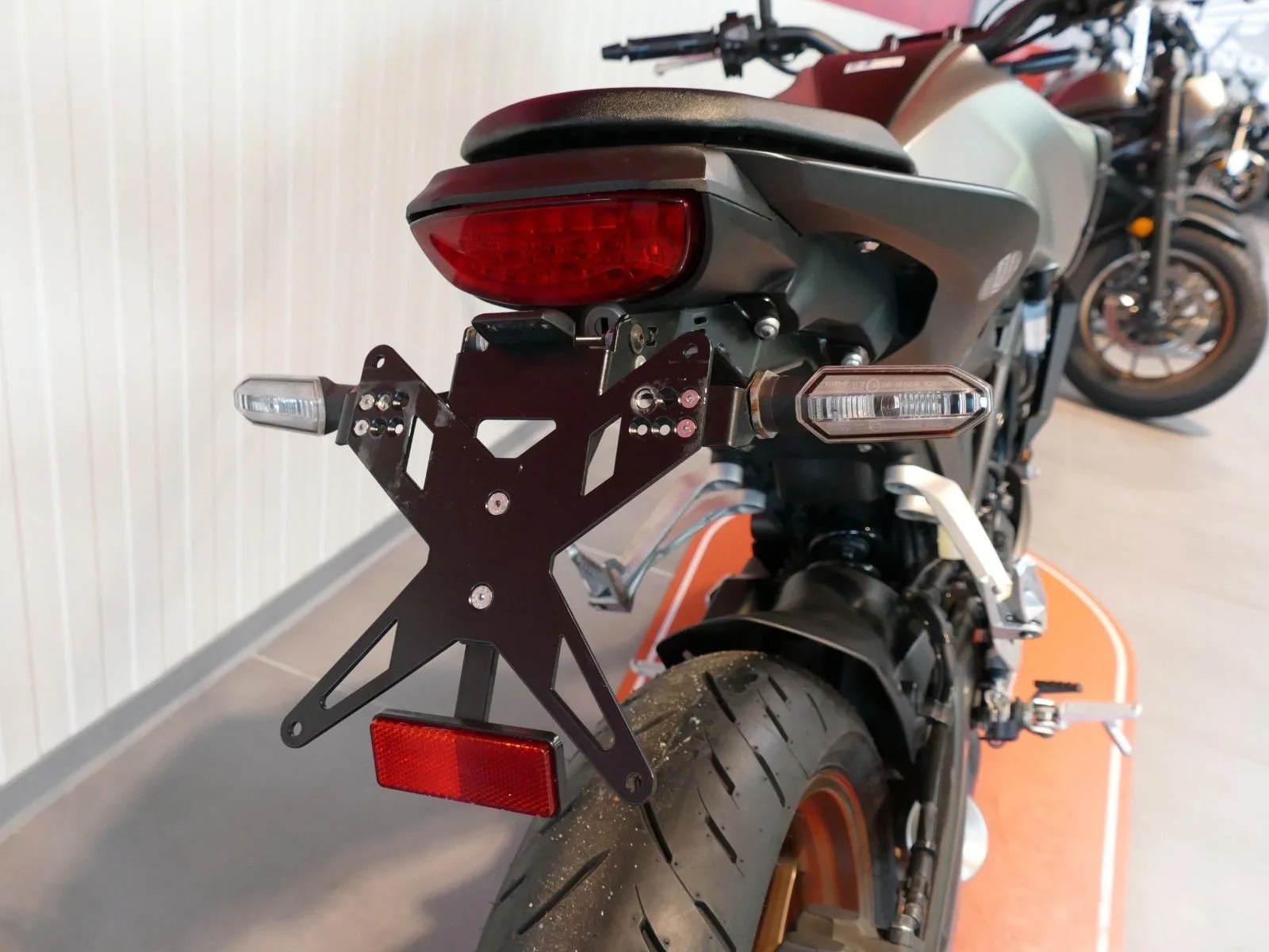Honda CB125R ABS