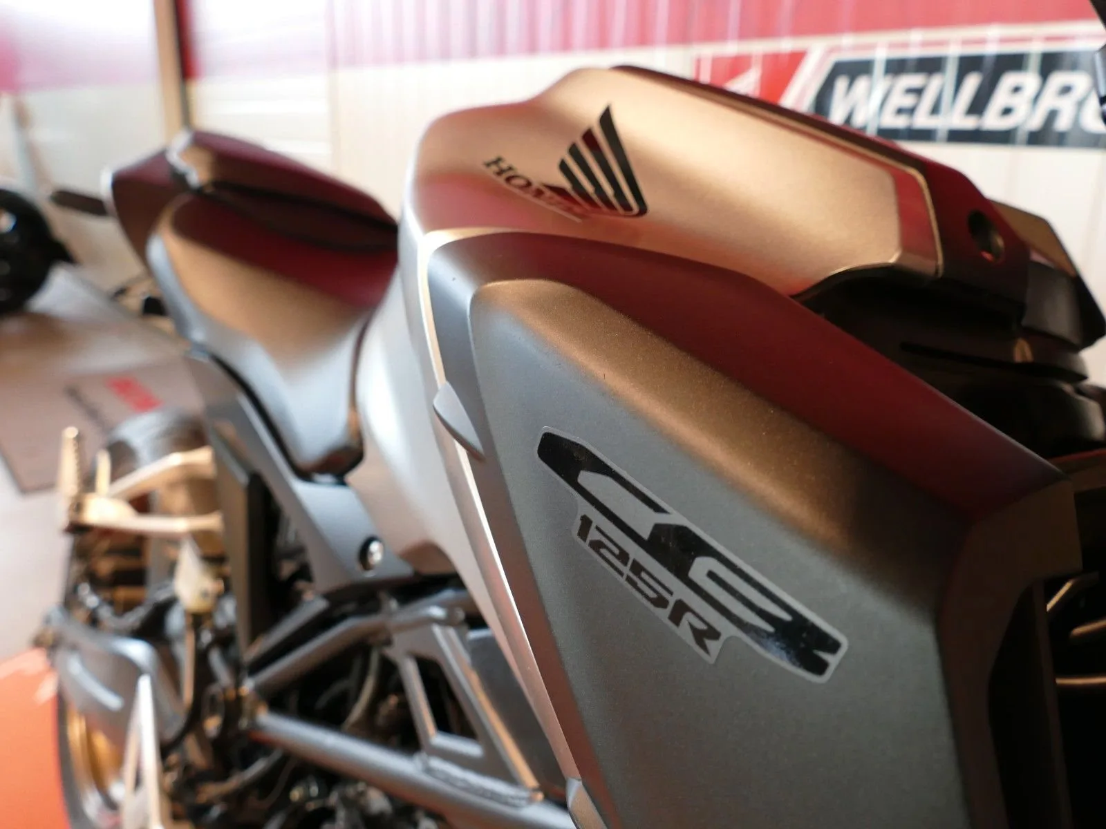 Honda CB125R ABS
