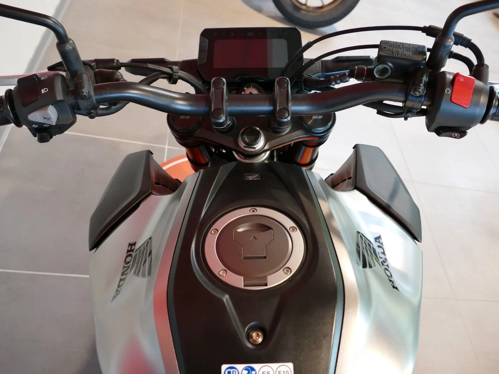 Honda CB125R ABS